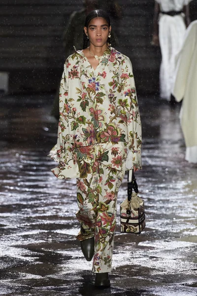 Look 68